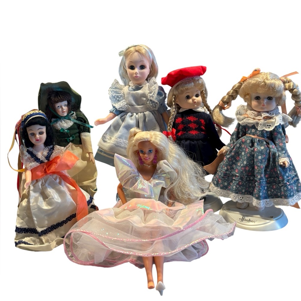 Lot of Vintage Dolls